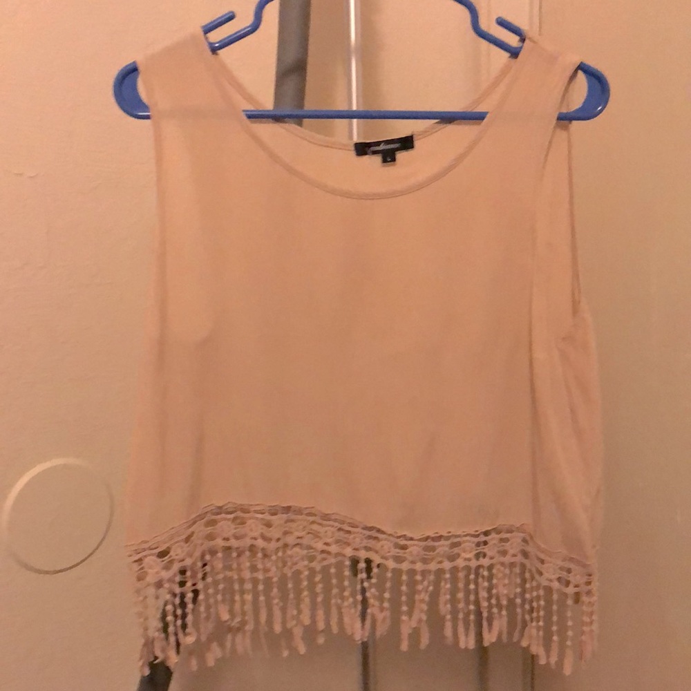 Woman top sleeveless